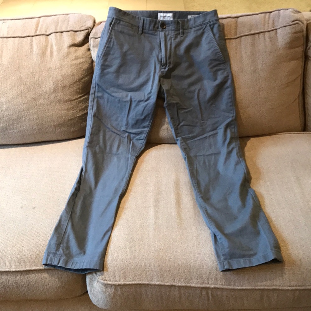 Good fellows straight chinos